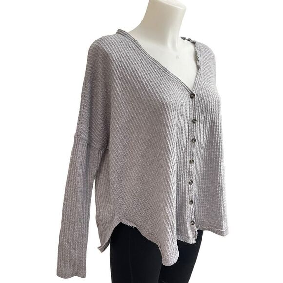 Out from under URBAN OUTFITTERS tie front thermal top gray button front XS - Picture 4 of 10